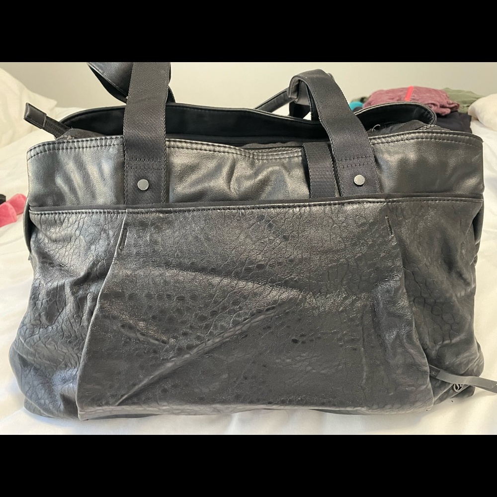 Lululemon black tote bag